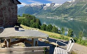 Tessas Eplegård, Kårhuset